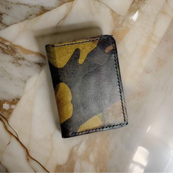 Military Inspired Hand Crafted Italian Leather Tri-fold Card Wallet (Camouflage) - Picture 3 of 8